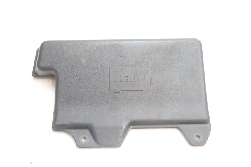 photo de COPERCHIO BATTERIA PIAGGIO ZIP 4T 50 (2018 - 2020) - Vista principale