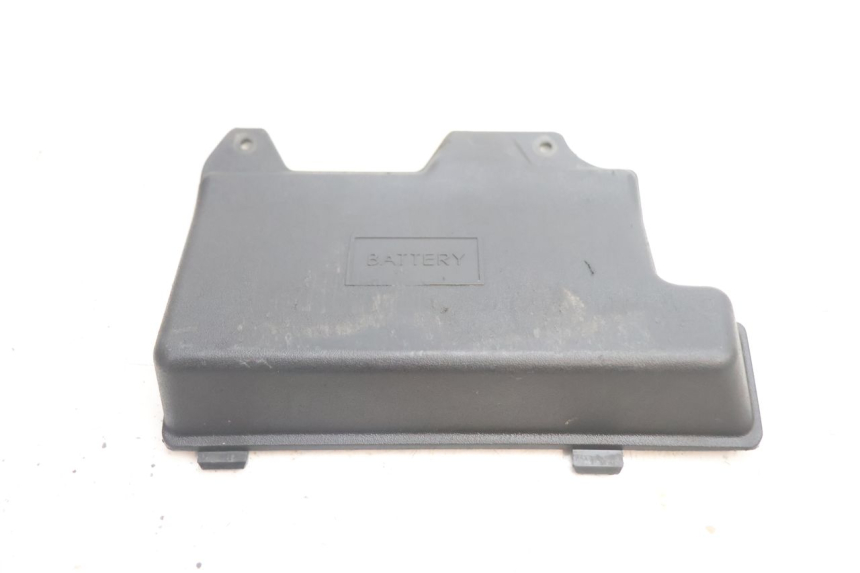 photo de COPERCHIO BATTERIA PIAGGIO ZIP 4T 50 (2018 - 2020) - Dettaglio del componente