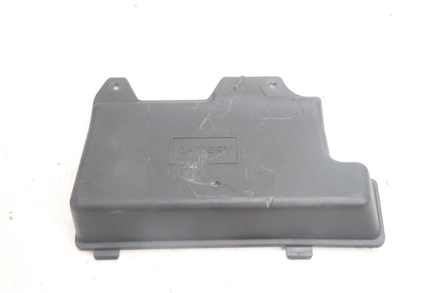 photo de BATTERIA COPERCHIO PIAGGIO ZIP IGET 4T 50 (2021 - 2023) - Vista principale