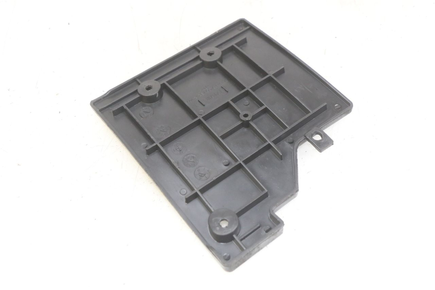 photo de COPERCHIO BATTERIA UNIVERSAL BIKE ZN50QT-11B 50 (2018 - 2021) - Dettaglio del componente