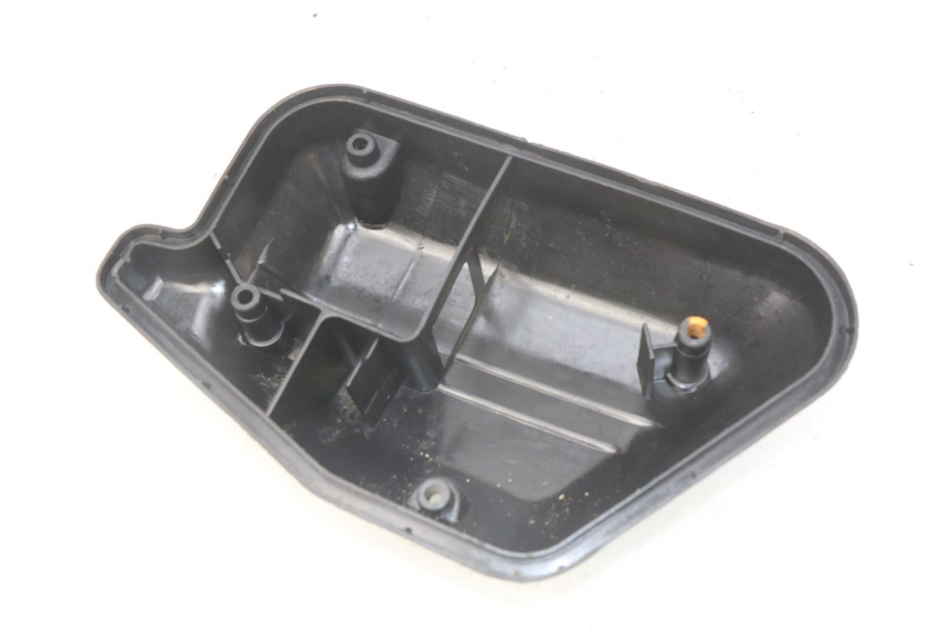 photo de Tappo del filtro dell'aria MBK BOOSTER SPIRIT 50 (1996 - 1999) - Altra angolazione