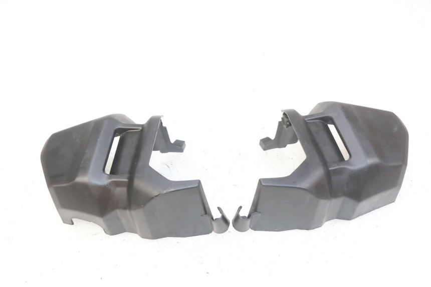 photo de CACHE FILTRO ARIA HONDA CB R 1000 (2018 - 2023) - Primo piano tecnico