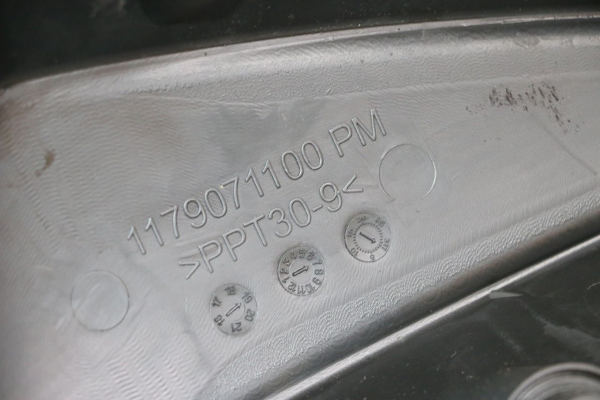 photo de COPERCHIO FILTRO ARIA PEUGEOT KISBEE 4T 50 (2018 - 2022) - Dettaglio del componente