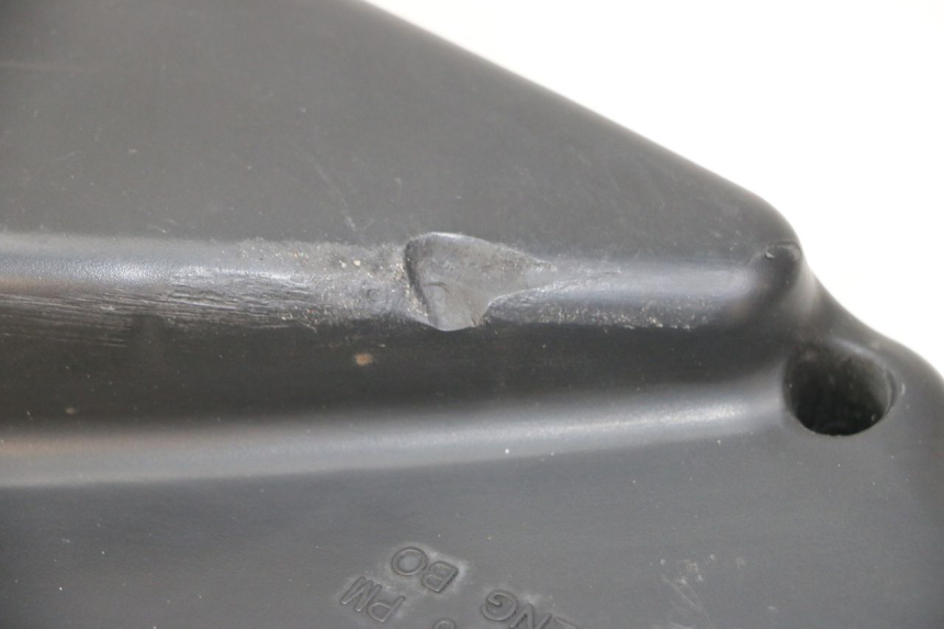 photo de SCATOLA COPERCHIO PEUGEOT SATELIS 125 (2013 - 2018) - Altra angolazione