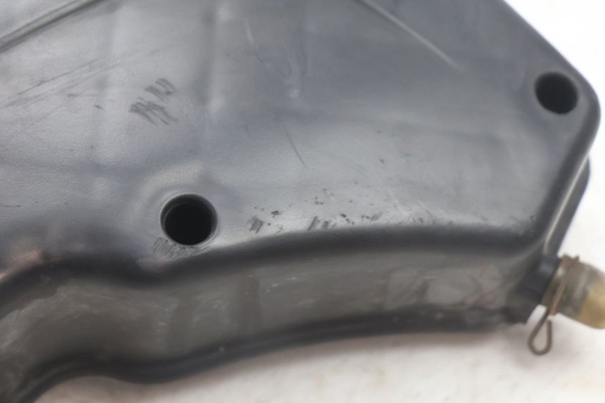 photo de SCATOLA COPERCHIO PEUGEOT SATELIS 125 (2013 - 2018) - Primo piano tecnico
