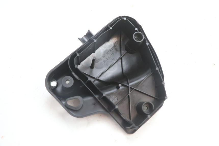 photo de SCATOLA COPERCHIO PEUGEOT TREKKER TKR 50 (2005 - 2014) - Dettaglio del componente