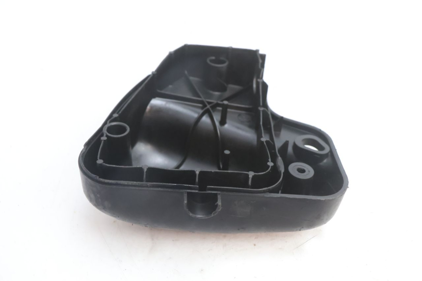 photo de SCATOLA COPERCHIO PEUGEOT TREKKER TKR 50 (2005 - 2014) - Altra angolazione