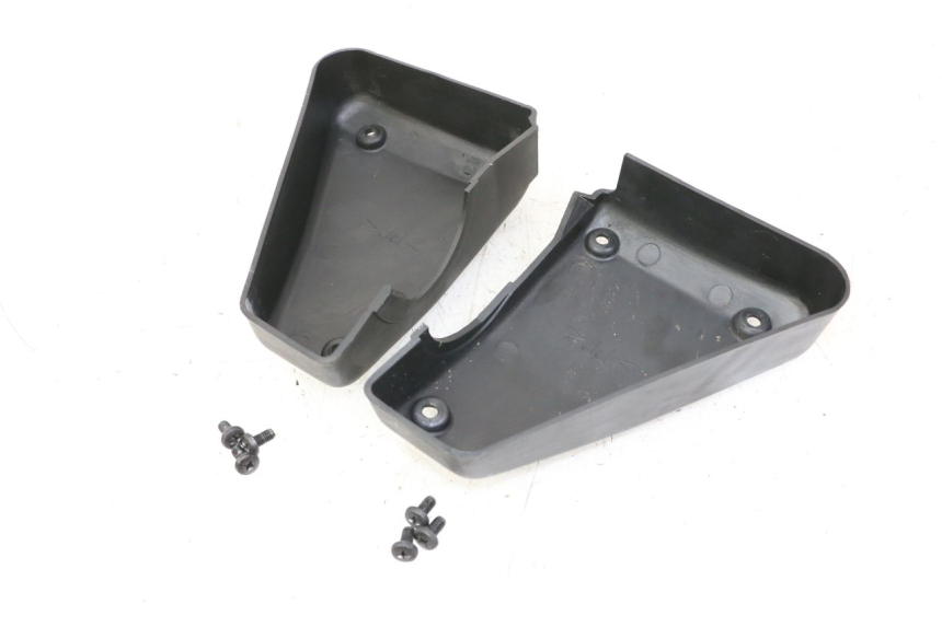 photo de Tappo scatola dell'aria YAMAHA FZS FAZER 600 (2001 - 2003) - Zoom sullo stato d'uso