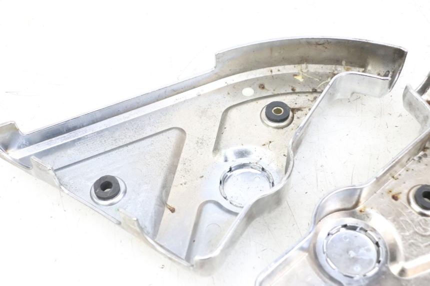 photo de Telaio laterale di copertura HYOSUNG GV AQUILA 125 (2000 - 2009) - Zoom sullo stato d'uso