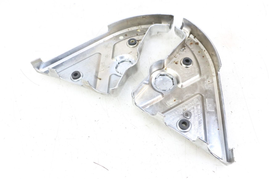 photo de Telaio laterale di copertura HYOSUNG GV AQUILA 125 (2000 - 2009) - Altra angolazione