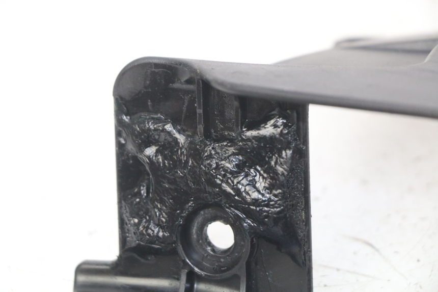 photo de CACHE TELAIO LATERALE HONDA CB R 1000 (2018 - 2023) - Dettaglio del componente