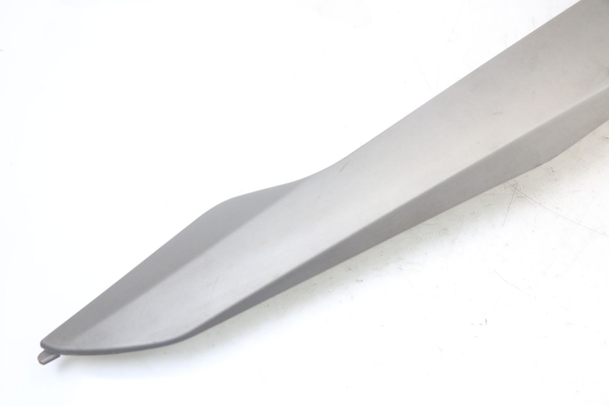 photo de CACHE TELAIO LATERALE DESTRO QUADRO 3D S 350 (2013 - 2018) - Primo piano tecnico