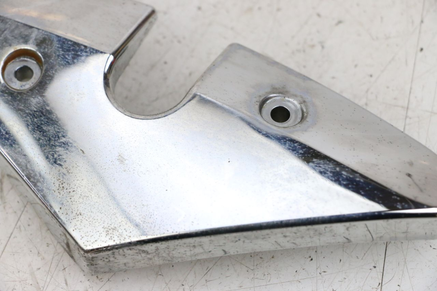 photo de COPERCHIO TELAIO LATERALE DESTRO HYOSUNG GV AQUILA 125 (2000 - 2009) - Zoom sullo stato d'uso