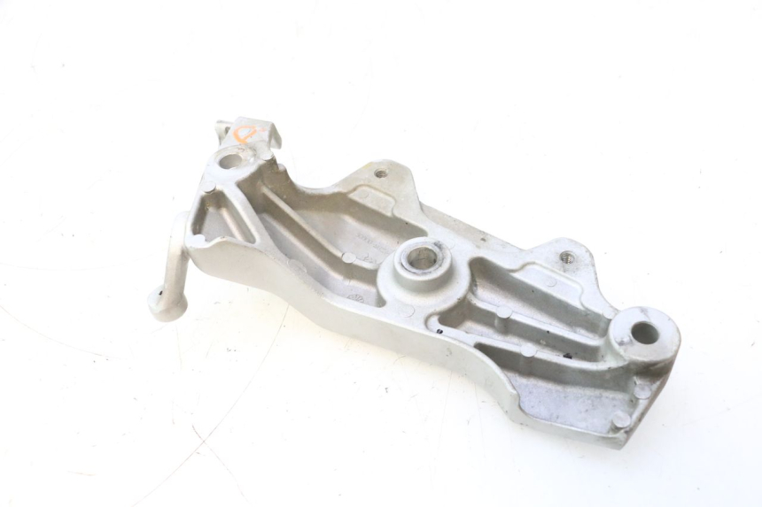 photo de TELAIO CARENA DESTRA HONDA CB F HORNET 600 (2005 - 2006) - Primo piano tecnico