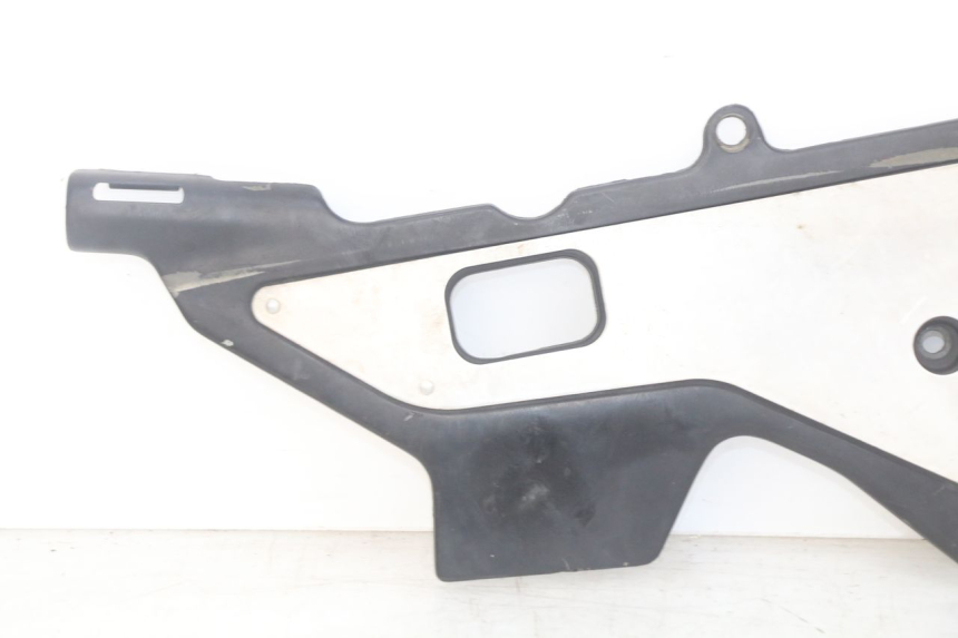photo de CACHE TELAIO LATERALE DESTRO HONDA CBR F SC25 1000 (1989 - 1992) - Altra angolazione