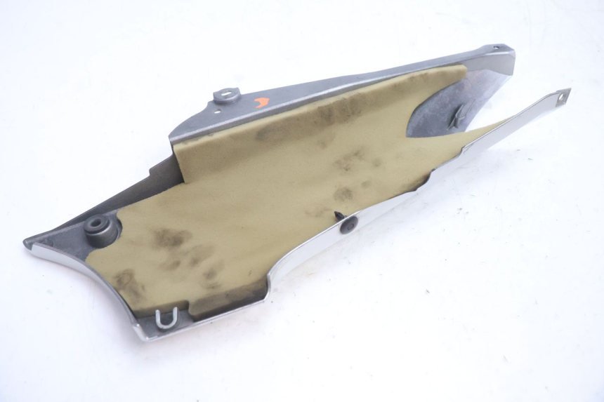 photo de TELAIO CARENA DESTRA YAMAHA FJR 1300 (2001 - 2005) - Altra angolazione