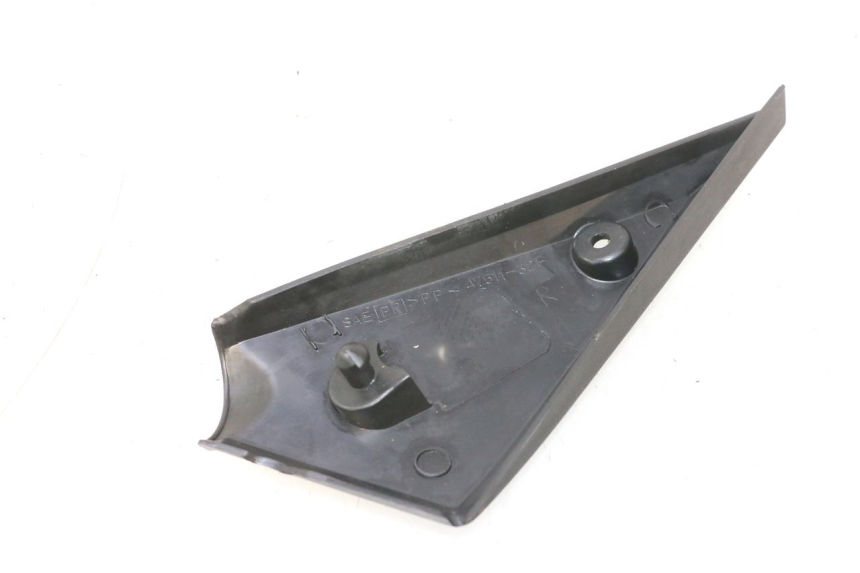 photo de TELAIO CARENA DESTRA SUZUKI GSF N BANDIT 1200 (2001 - 2005) - Zoom sullo stato d'uso