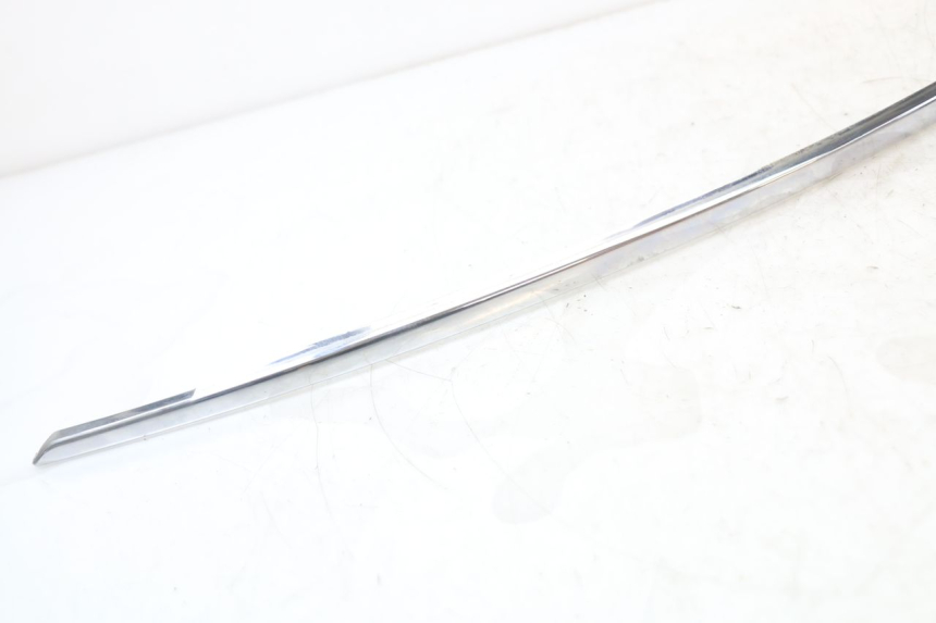 photo de TELAIO CARENA DESTRA PEUGEOT DJANGO 125 (2014 - 2017) - Dettaglio del componente