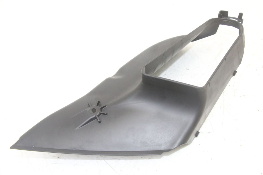 photo de TELAIO CARENA DESTRA PEUGEOT SATELIS COMPRESSOR K15 125 (2006 - 2009) - Dettaglio del componente