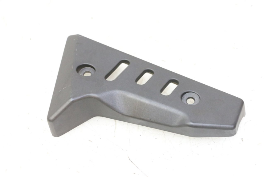 photo de COPERTURA CHASSIS LATERALE DESTRO MAG POWER R-STREET 50 (2016 - 2025) - Zoom sullo stato d'uso