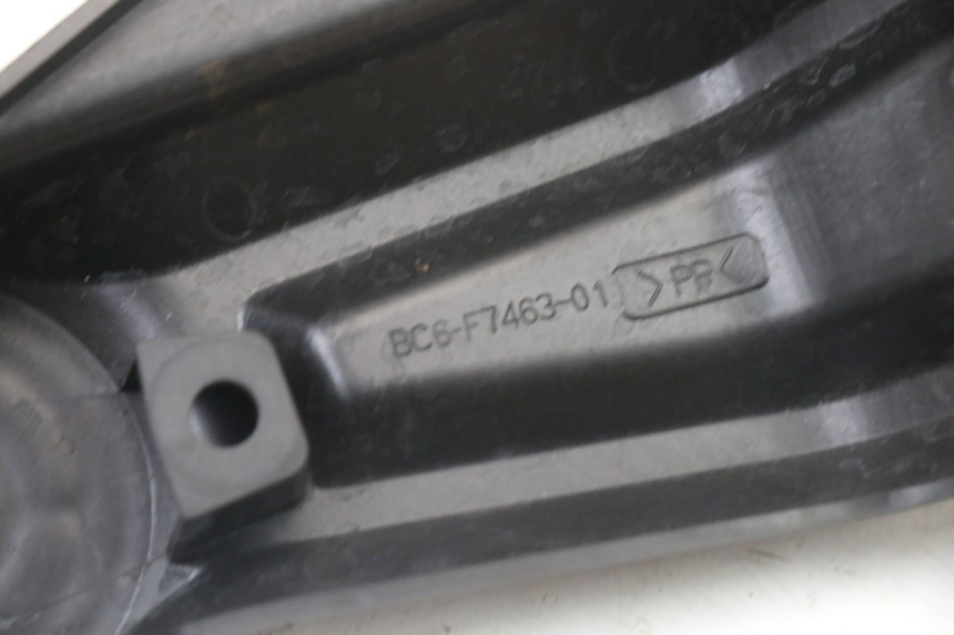 photo de TELAIO CARENA DESTRA YAMAHA TRACER 7 700 (2020 - 2024) - Primo piano tecnico