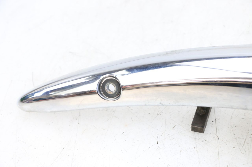 photo de COPERCHIO TELAIO LATERALE DESTRO SUZUKI VL INTRUDER 125 (2004 - 2007) - Dettagli dei punti di fissaggio