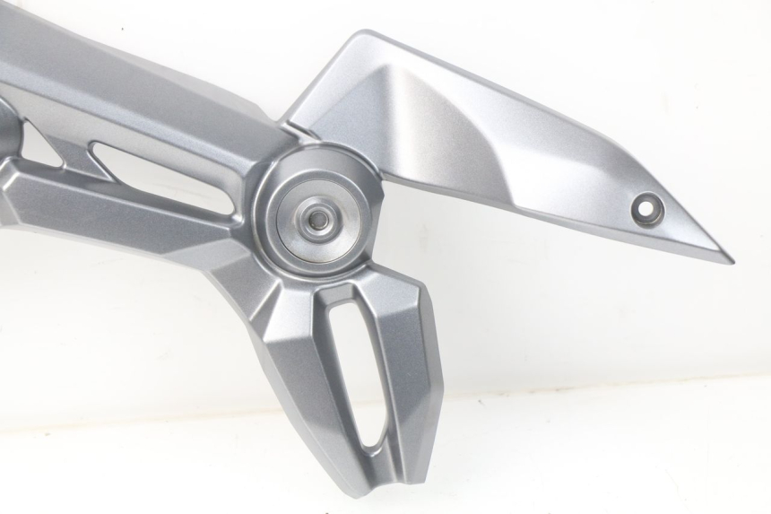 photo de COPERCHIO TELAIO LATERALE DESTRO KAWASAKI Z Z900 900 (2017 - 2019) - Dettagli dei punti di fissaggio