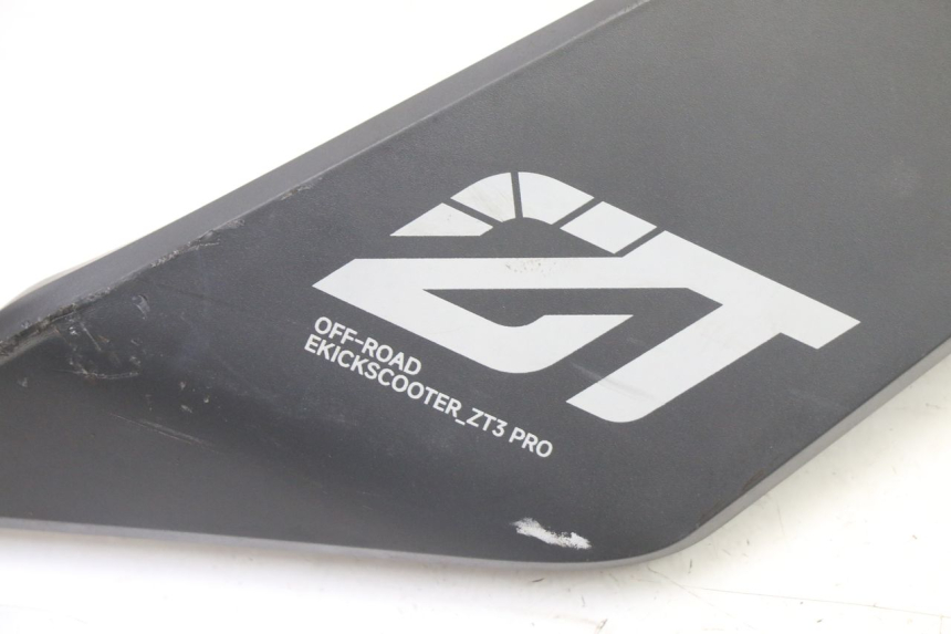 photo de TELAIO CARENA DESTRA SEGWAY NINEBOT ZT3 PRO 1 - Zoom sullo stato d'uso