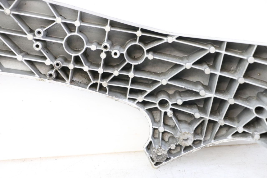 photo de TELAIO CARENA SINISTRA APRILIA RS 50 (1999 - 2005) - Dettagli dei punti di fissaggio