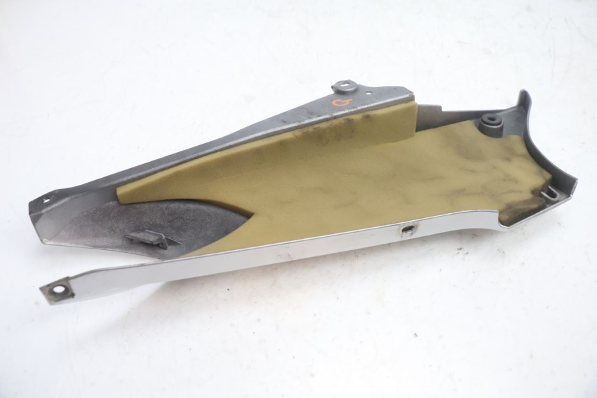 photo de TELAIO CARENA SINISTRA YAMAHA FJR 1300 (2001 - 2005) - Stato della superficie e materiale