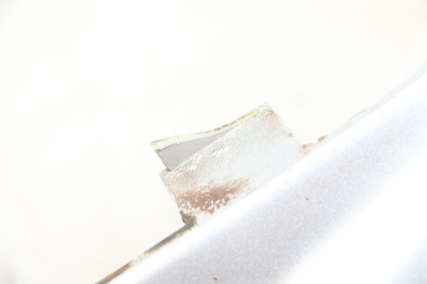 photo de TELAIO CARENA SINISTRA HYOSUNG GF 125 (2001 - 2005) - Dettaglio del componente