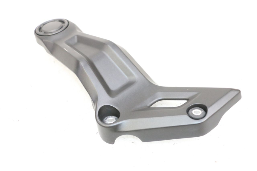 photo de TELAIO CARENA SINISTRA YAMAHA MT-07 MT07 ABS 700 (2018 - 2020) - Primo piano tecnico