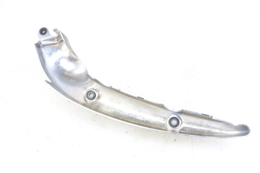 photo de COPERCHIO TELAIO LATERALE SINISTRO SUZUKI VL INTRUDER 125 (2004 - 2007) - Zoom sullo stato d'uso