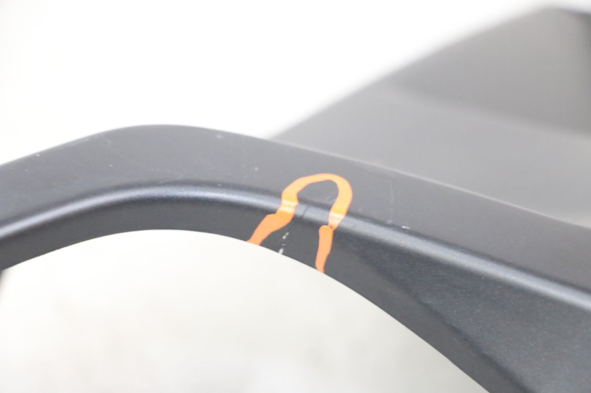 photo de CACHE TELAIO LATERALE SINISTRO YAMAHA XMAX X-MAX ABS 125 (2017 - 2020) - Caratteristiche distintive