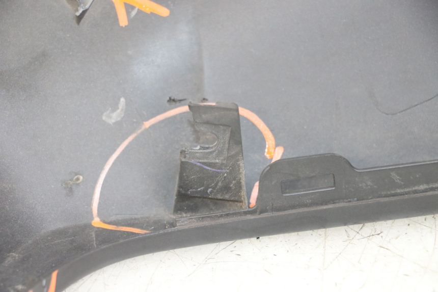 photo de CACHE TELAIO LATERALE SINISTRO YAMAHA XMAX X-MAX ABS 125 (2017 - 2020) - Altra angolazione