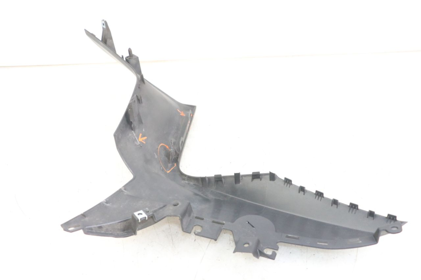 photo de CACHE TELAIO LATERALE SINISTRO YAMAHA XMAX X-MAX ABS 125 (2017 - 2020) - Dettagli dei punti di fissaggio