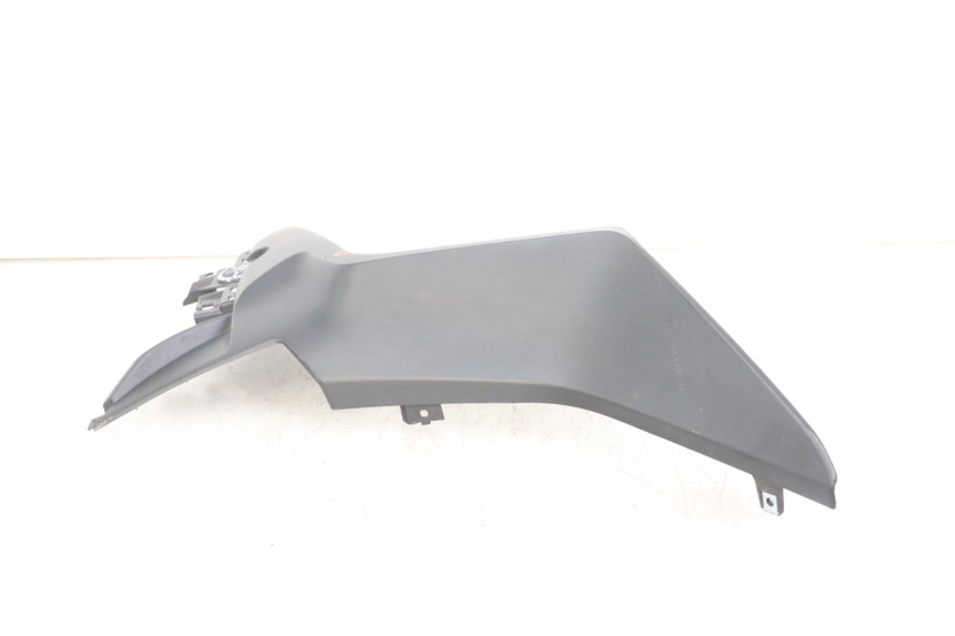 photo de CACHE TELAIO LATERALE SINISTRO YAMAHA XMAX X-MAX ABS 125 (2017 - 2020) - Ricambio usato controllato