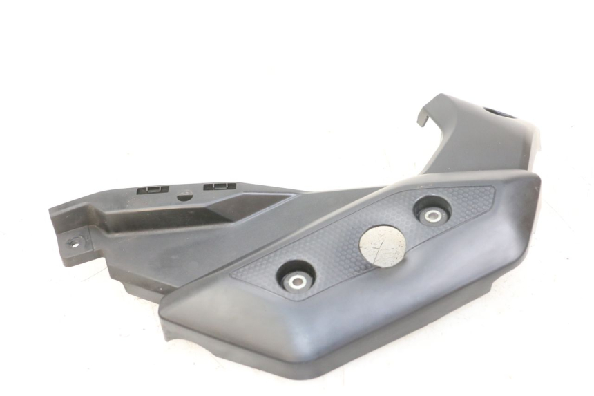 photo de TELAIO CARENA SINISTRA YAMAHA XJ6 ABS 600 (2008 - 2016) - Dettagli dei punti di fissaggio