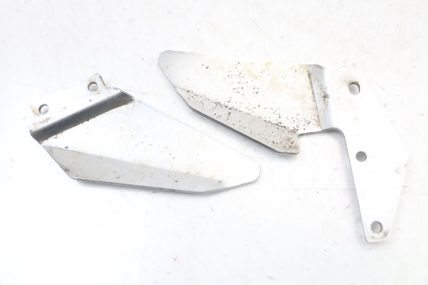 photo de TELAIO CARENA SUZUKI GS F 500 (2004 - 2007) - Altra angolazione