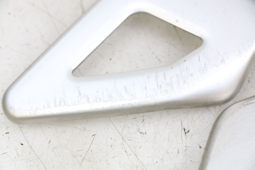 photo de CACHE TELAIO LATERALE SUZUKI SV N 650 (1999 - 2002) - Altra angolazione