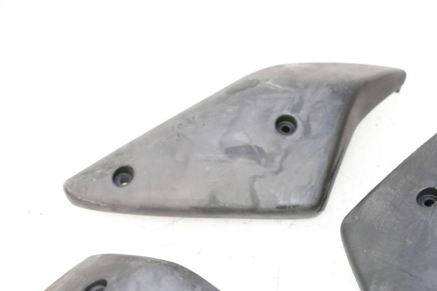 photo de TELAIO CARENA PEUGEOT TKR TREKKER FURIOUS 50 (2005 - 2014) - Dettagli dei punti di fissaggio