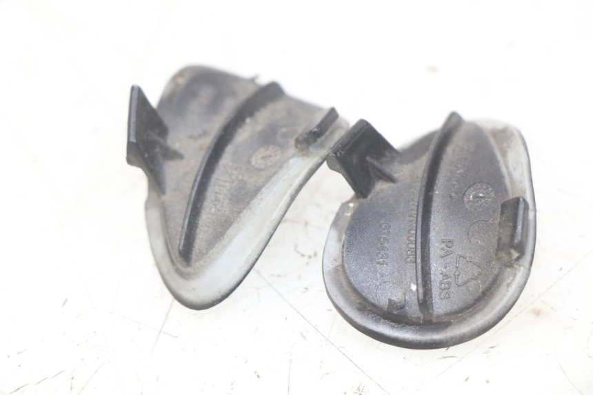 photo de CACHE TELAIO LATERALE PIAGGIO VESPA PRIMAVERA 2T 50 (2013 - 2018) - Dettaglio del componente