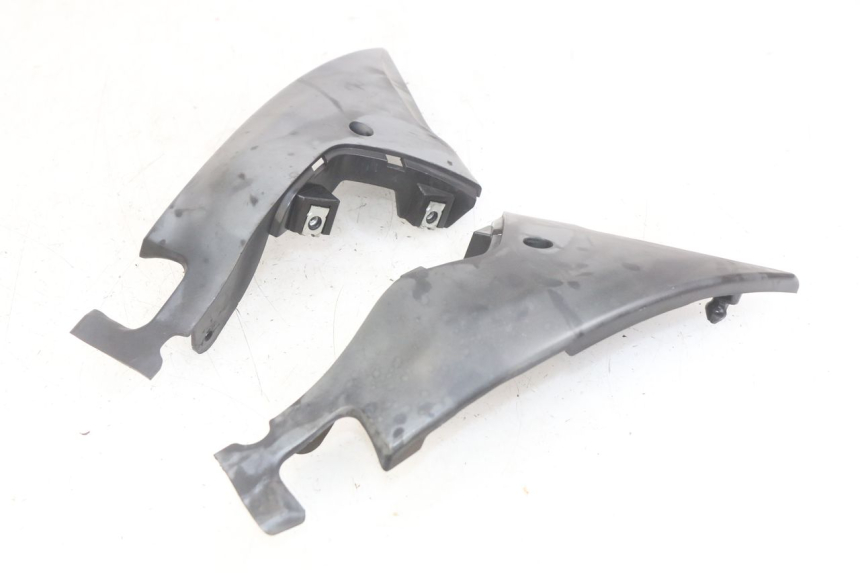 photo de CACHE TELAIO LATERALE DAELIM VJ ROADWIN FI 125 (2008 - 2017) - Zoom sullo stato d'uso