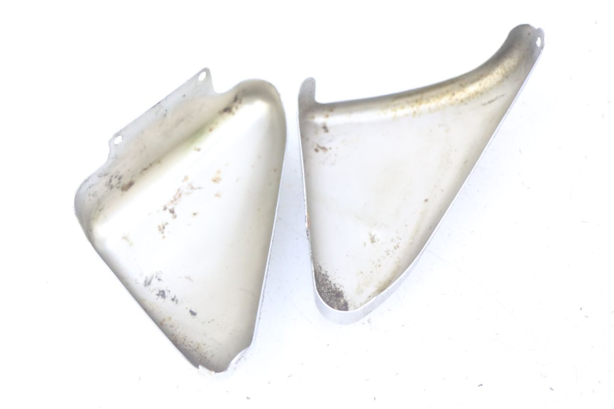 photo de CACHE TELAIO LATERALE KAWASAKI ZEPHYR 1100 ( - 1995) - Zoom sullo stato d'uso