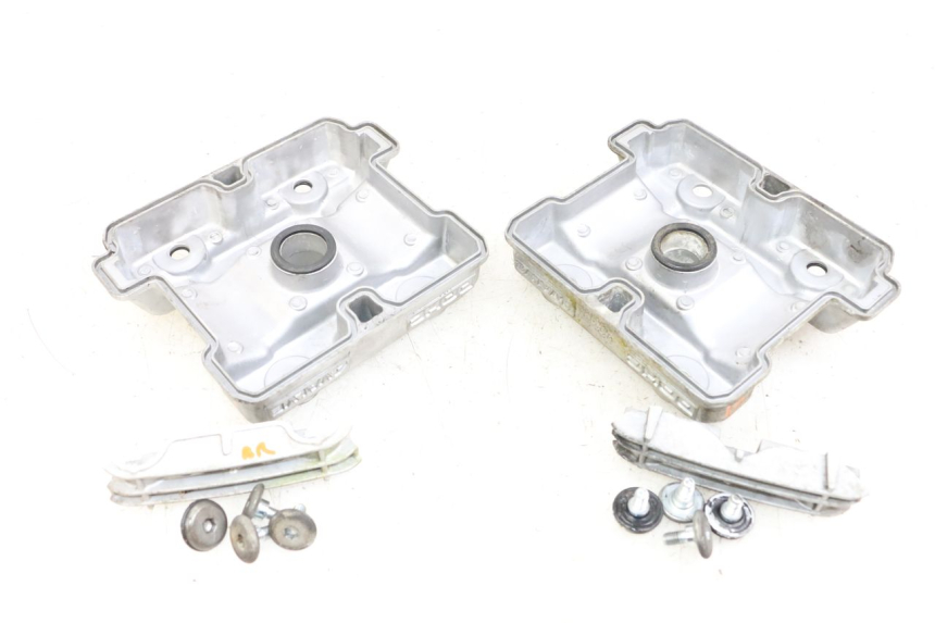 photo de COPERCHIO VALVOLE HYOSUNG GV AQUILA 125 (2000 - 2009) - Dettaglio del componente