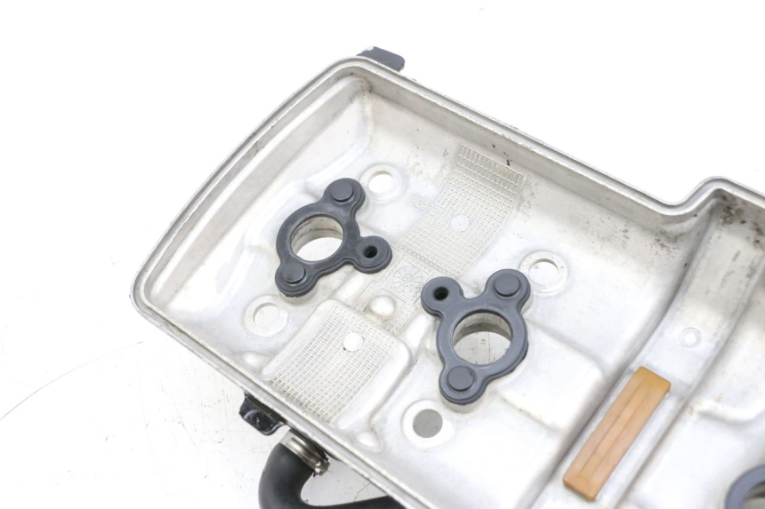 photo de CARTER TESTATA MV AGUSTA BRUTALE R WALLY 910 (2008 - 2008) - Primo piano tecnico