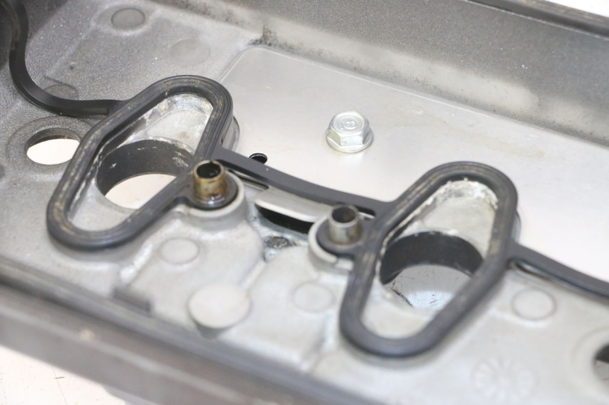 photo de CARTER TESTATA HONDA CB R 1000 (2018 - 2023) - Stato della superficie e materiale