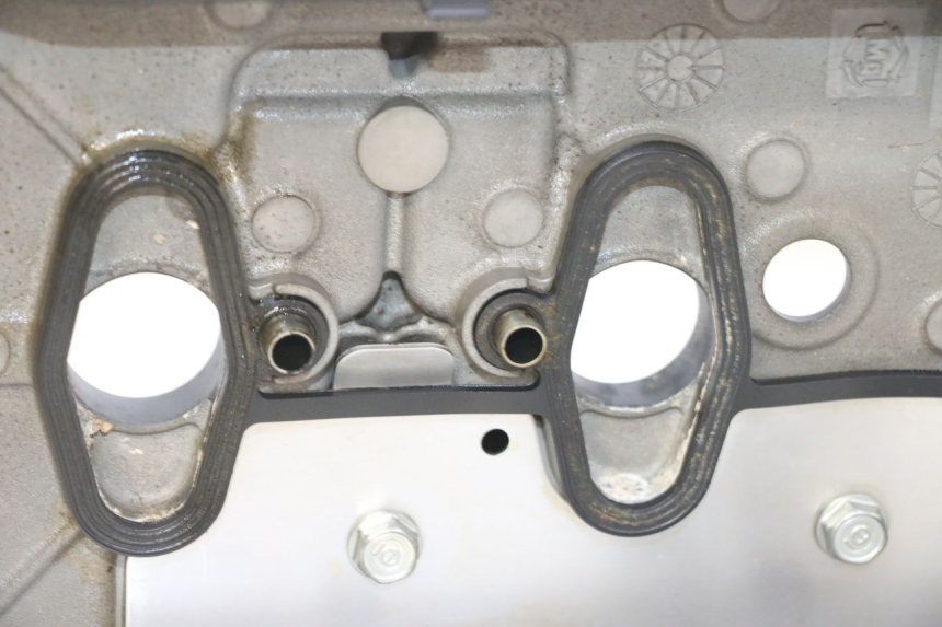 photo de CARTER TESTATA HONDA CB R 1000 (2018 - 2023) - Marcature e riferimenti originali