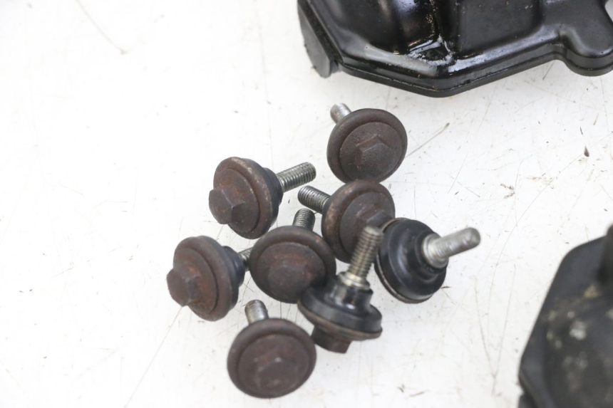 photo de COPERCHIO VALVOLE YAMAHA FJ 3CX 1200 (1986 - 1996) - Caratteristiche distintive