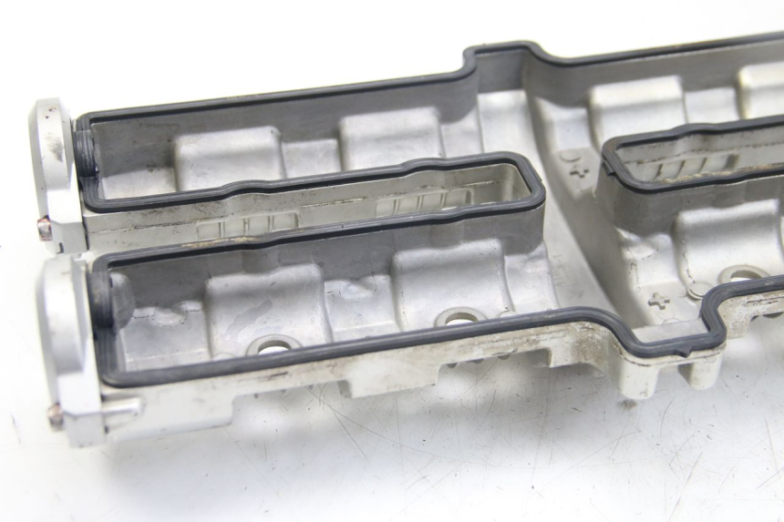 photo de COPERCHIO VALVOLE YAMAHA FZS FAZER 600 (2001 - 2003) - Primo piano tecnico